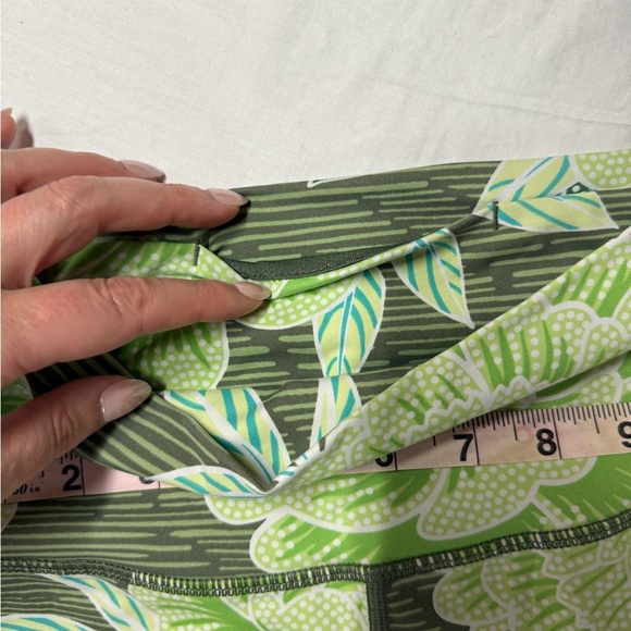 Aerie Chill Play Move Legging Women’s Size Small Green Flower Pattern Theme - Picture 5 of 8